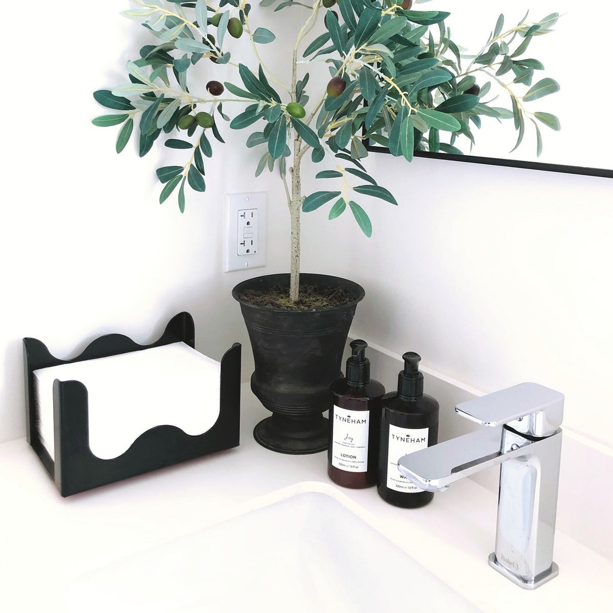 Luxury Hand Towel Holder